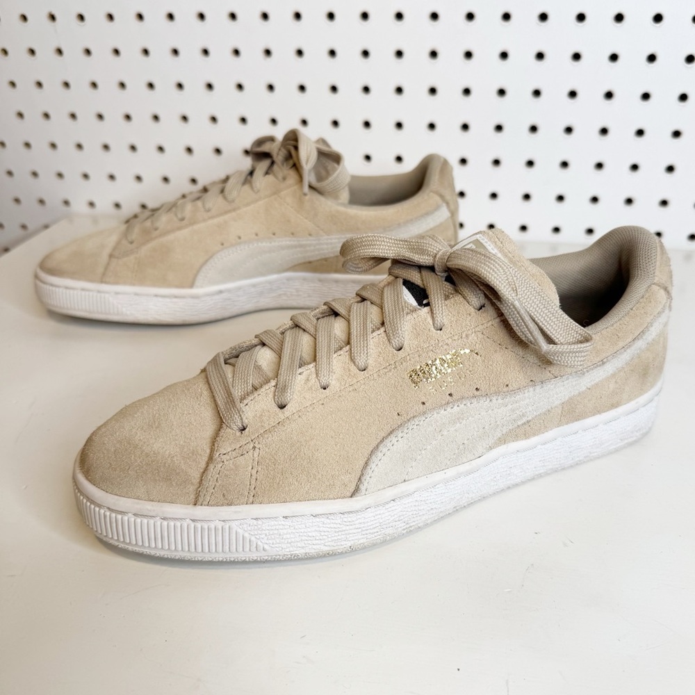 Puma | Suede Classic XXI Womens Shoes in Granola/Warm White Sz. 9